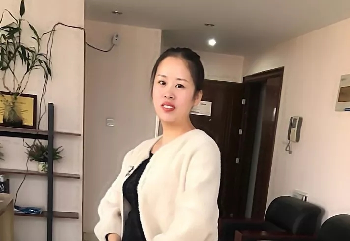 王利娟 王利娟
